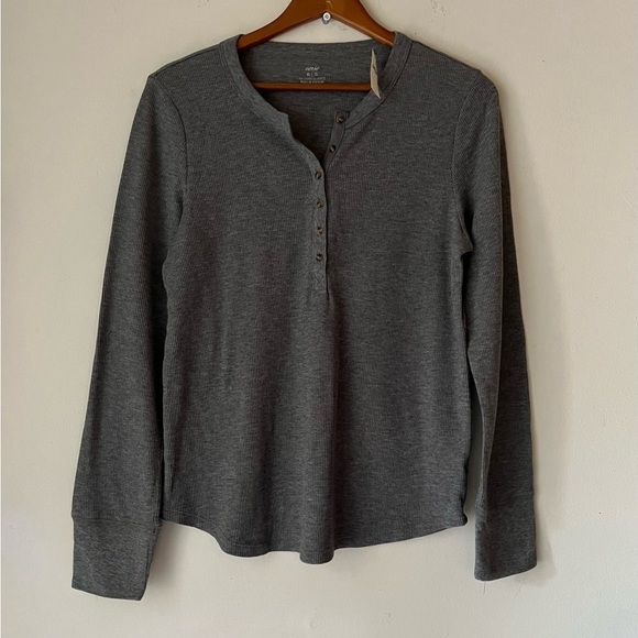 aerie Tops - NWT Aerie Essential Ribbed Henley Long Sleeve Gray Top Sz XL Bella Swan Alt